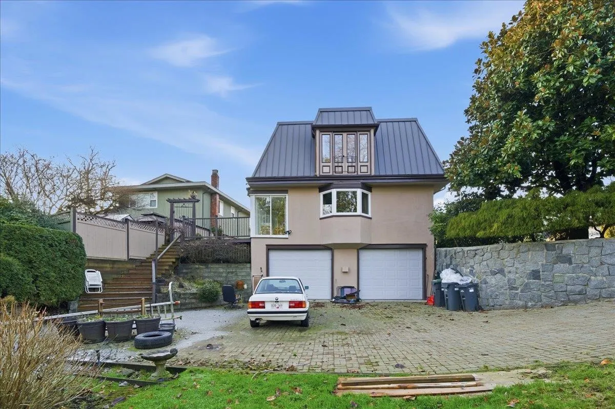 488 Glenbrook Street