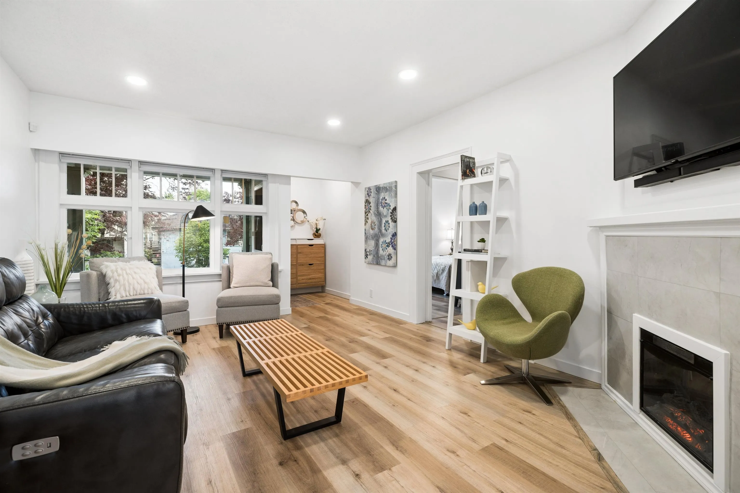 936 W 17th Avenue