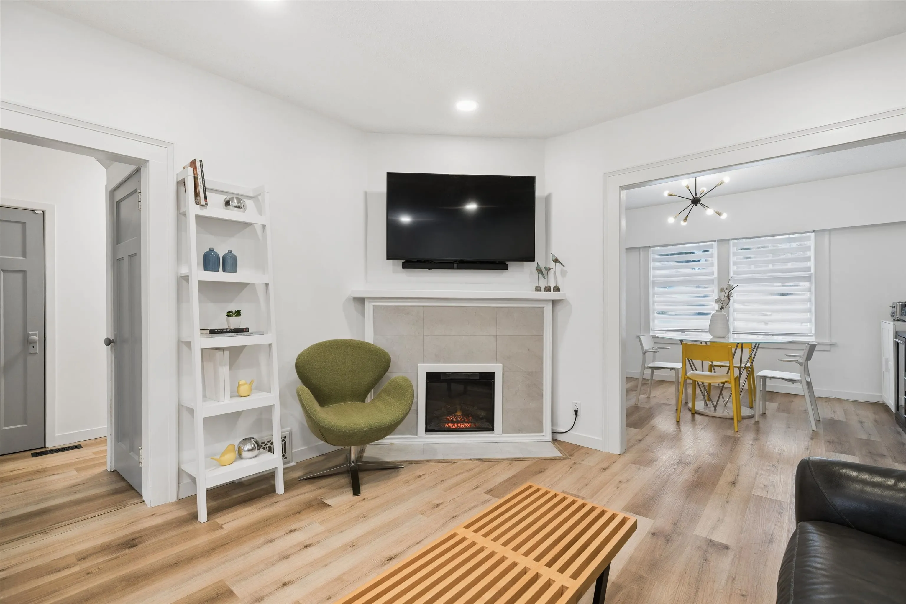 936 W 17th Avenue
