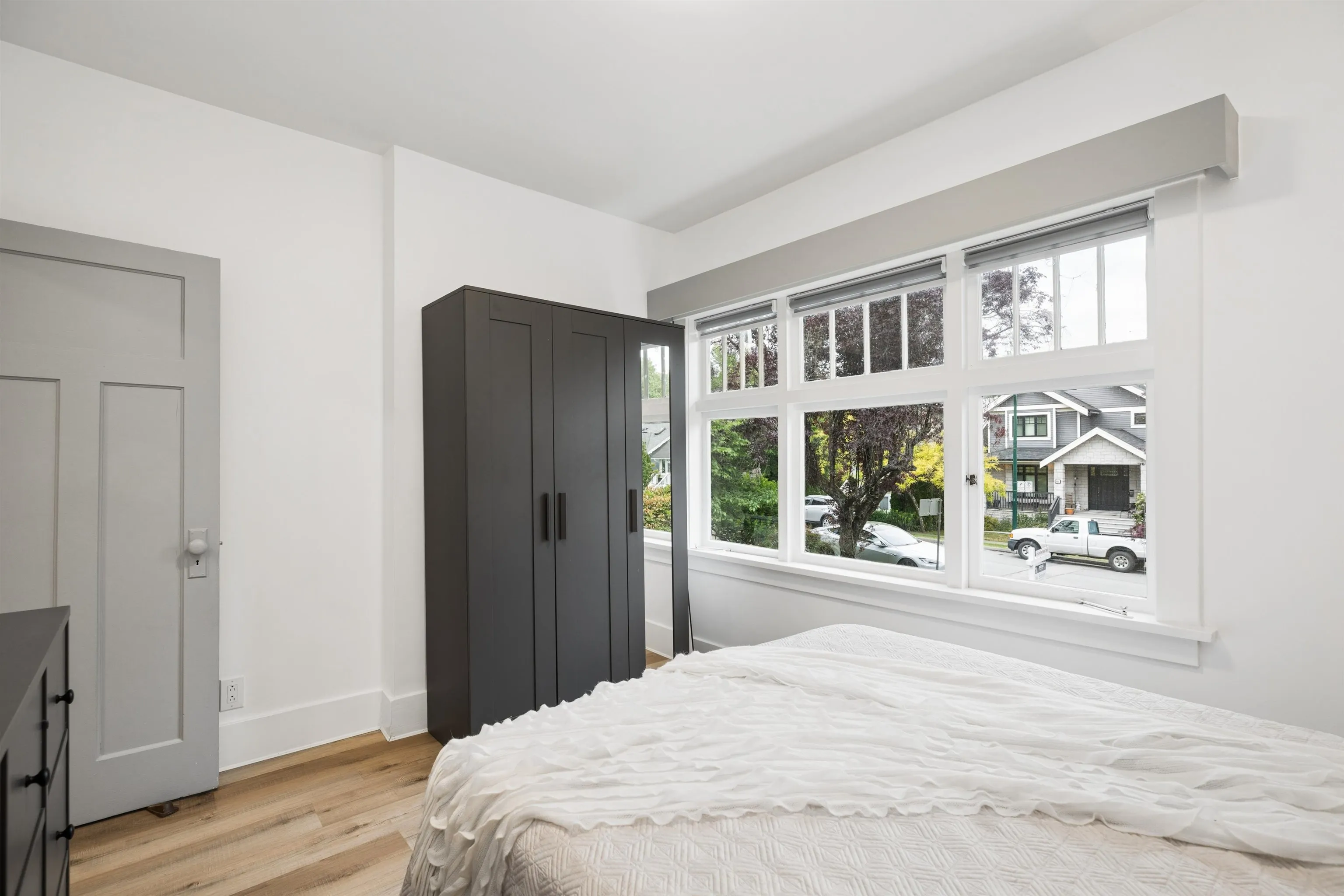 936 W 17th Avenue