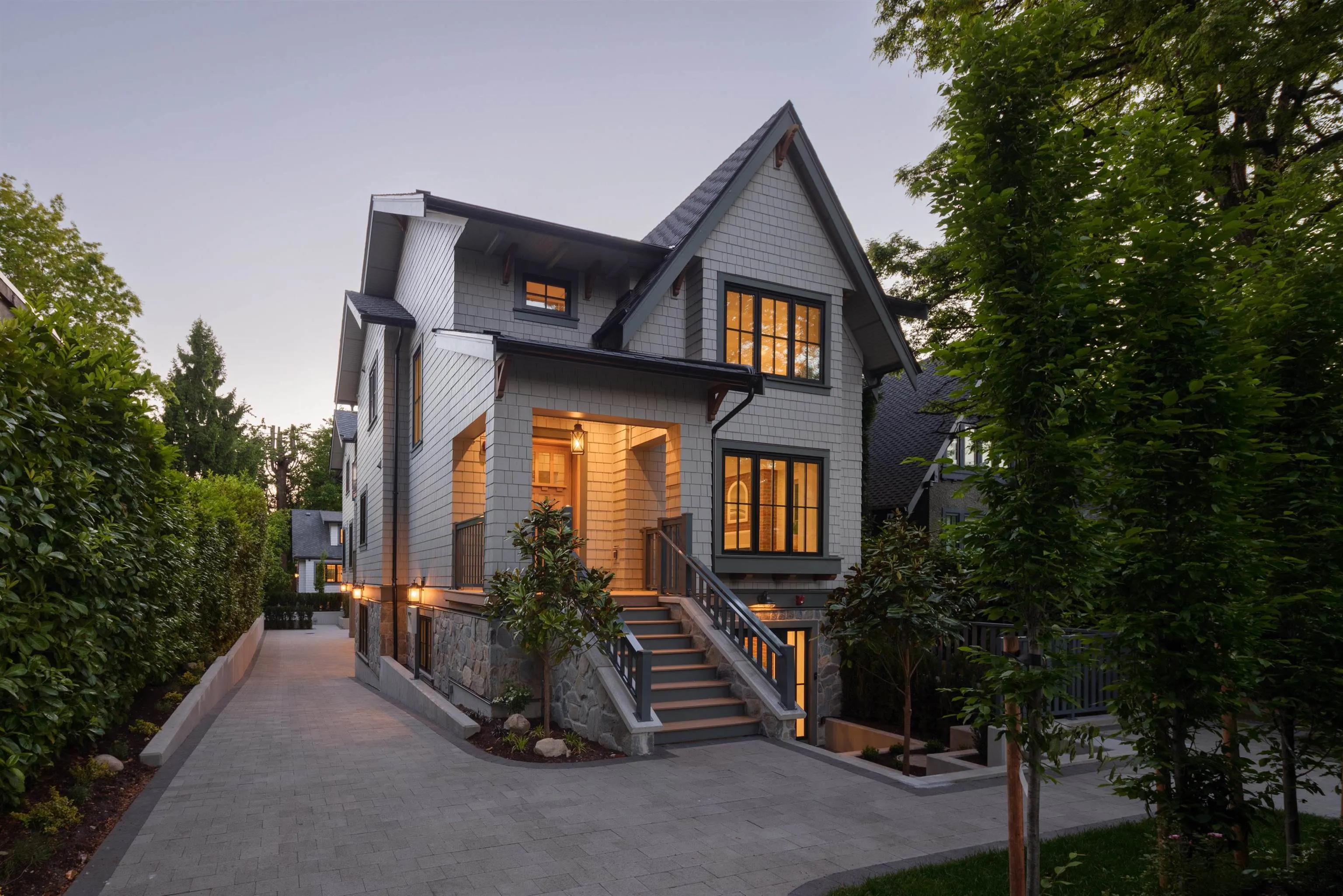 5591 Mackenzie Street