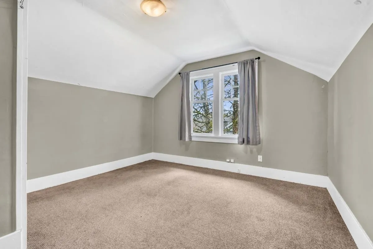 1775 Cedar Crescent