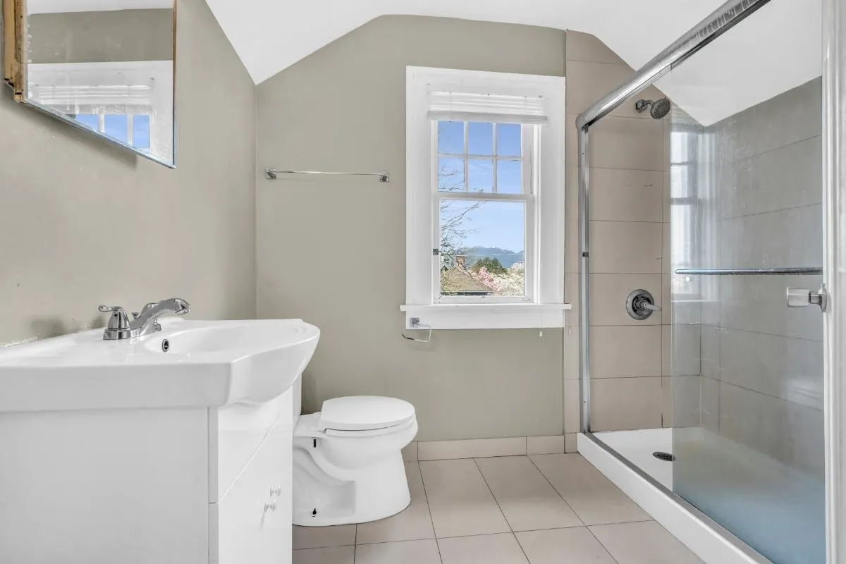 1775 Cedar Crescent