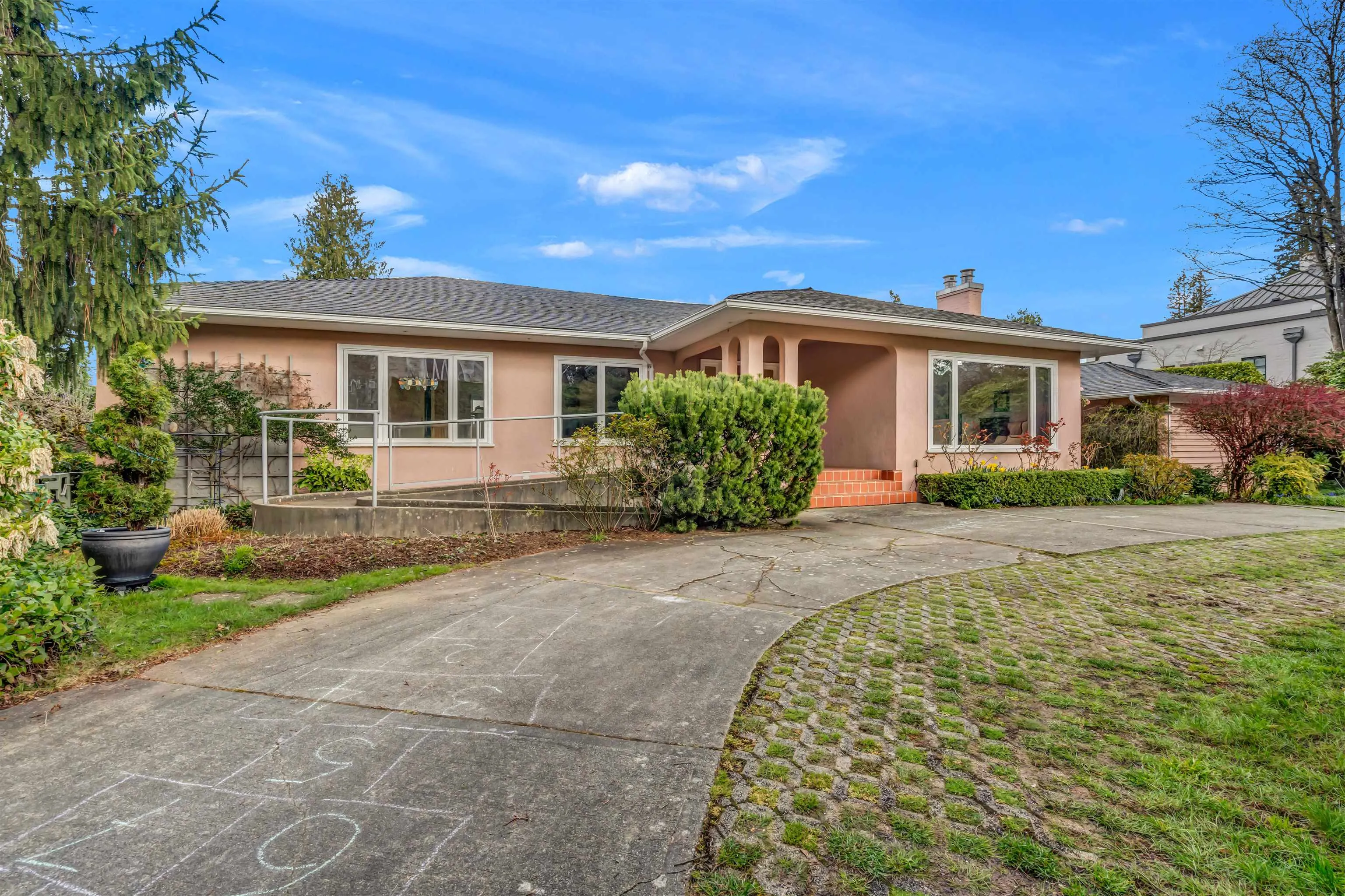 1549 W 33rd Avenue