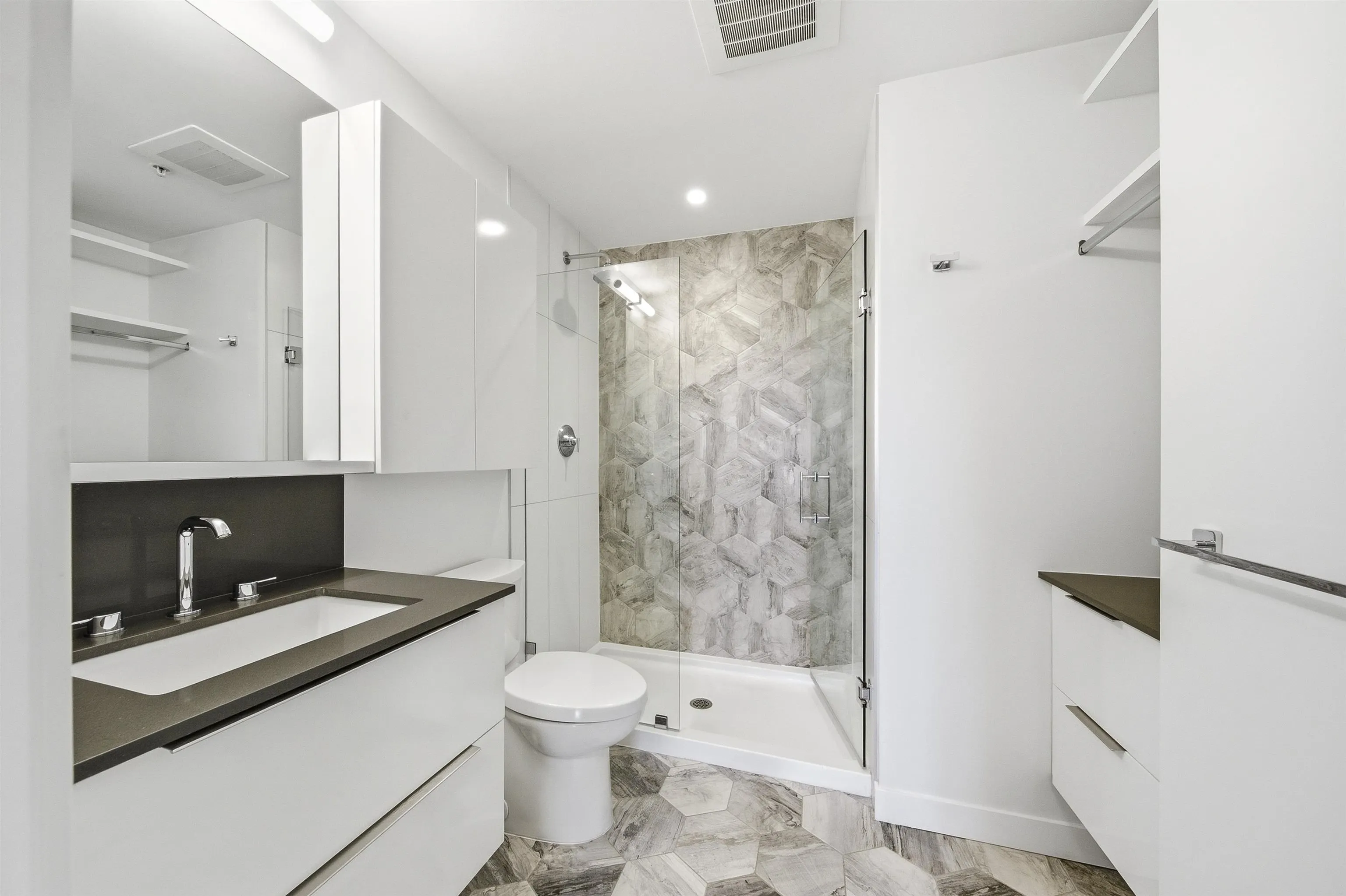 379 E Broadway #501