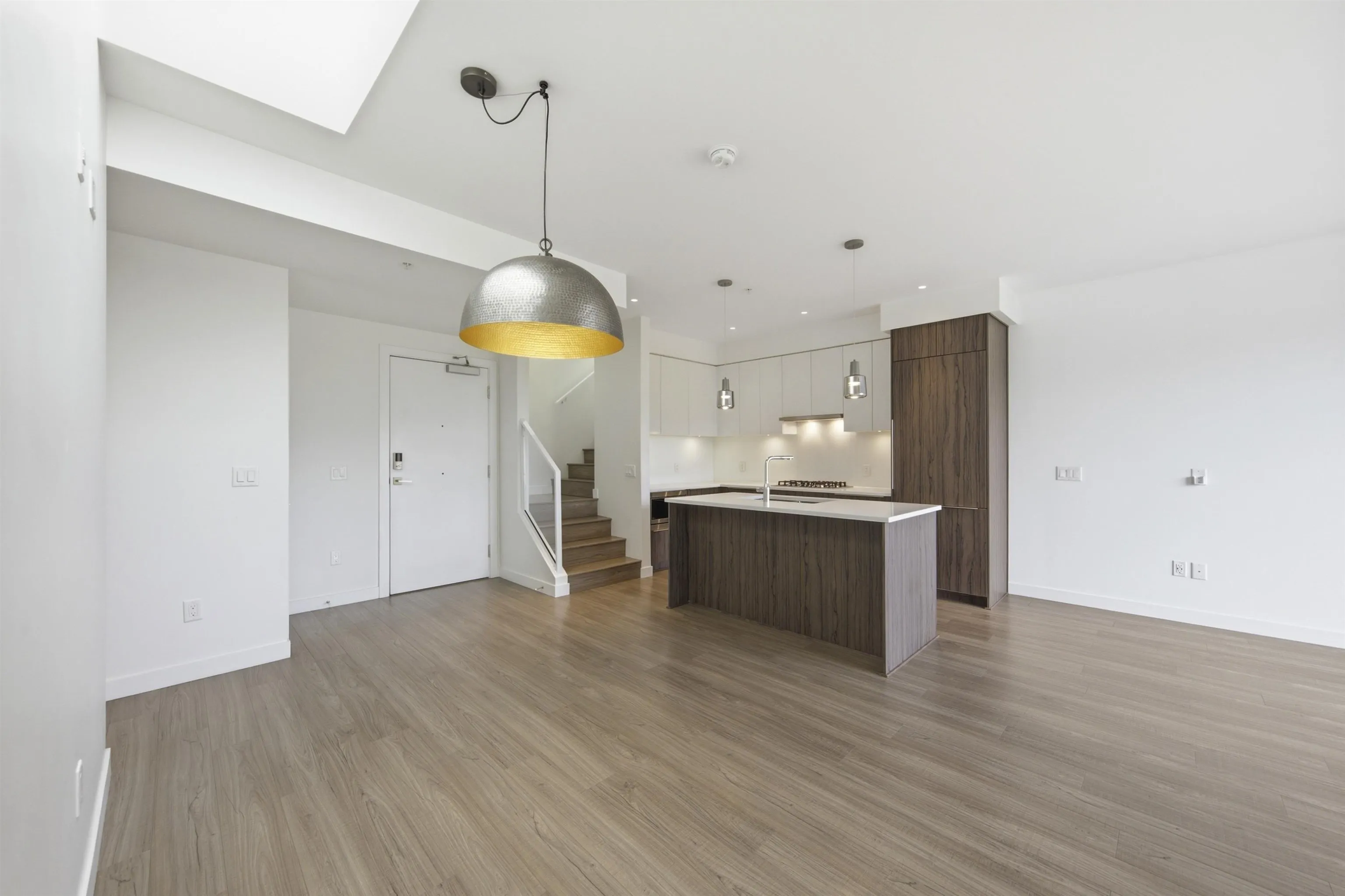 379 E Broadway #501