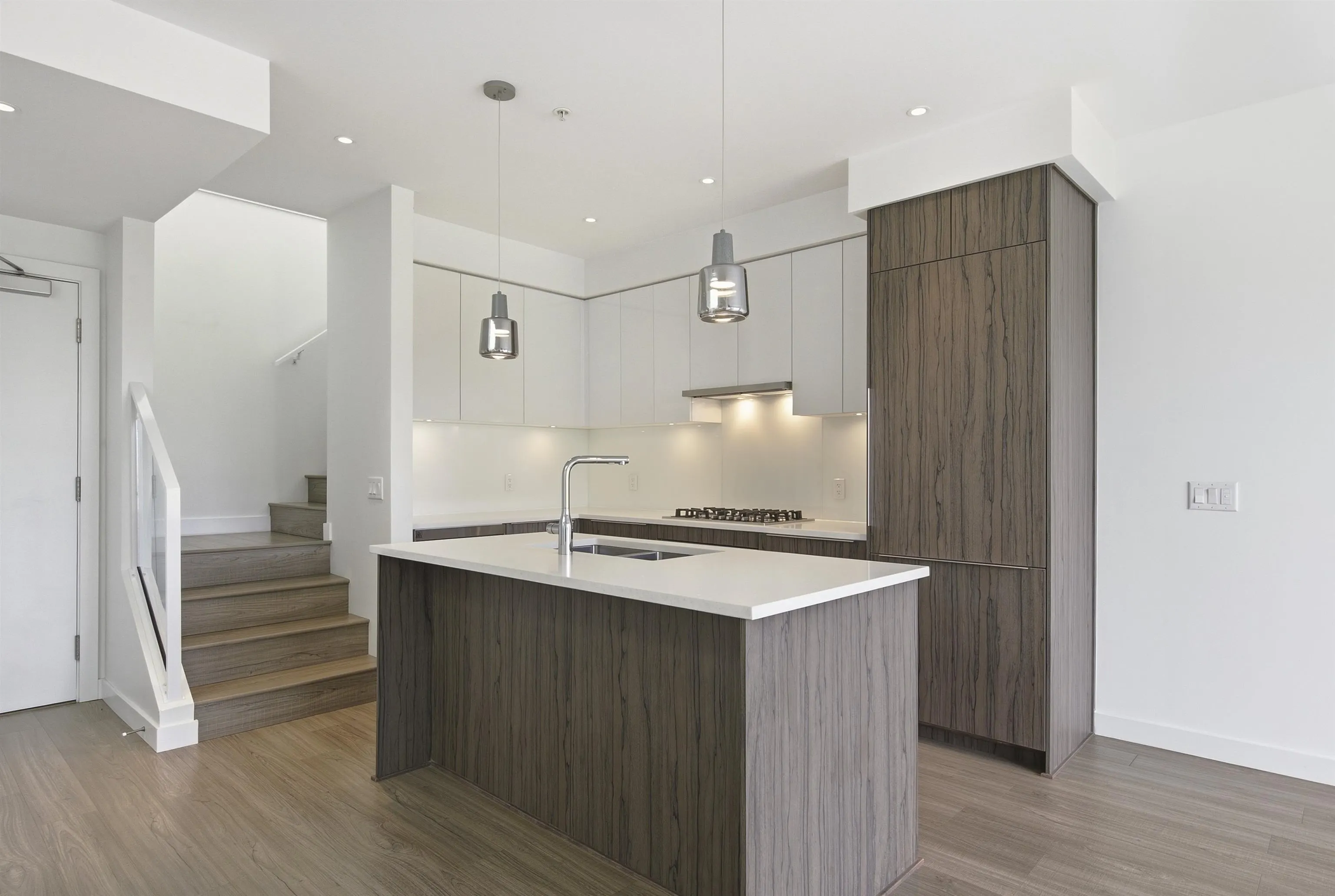 379 E Broadway #501