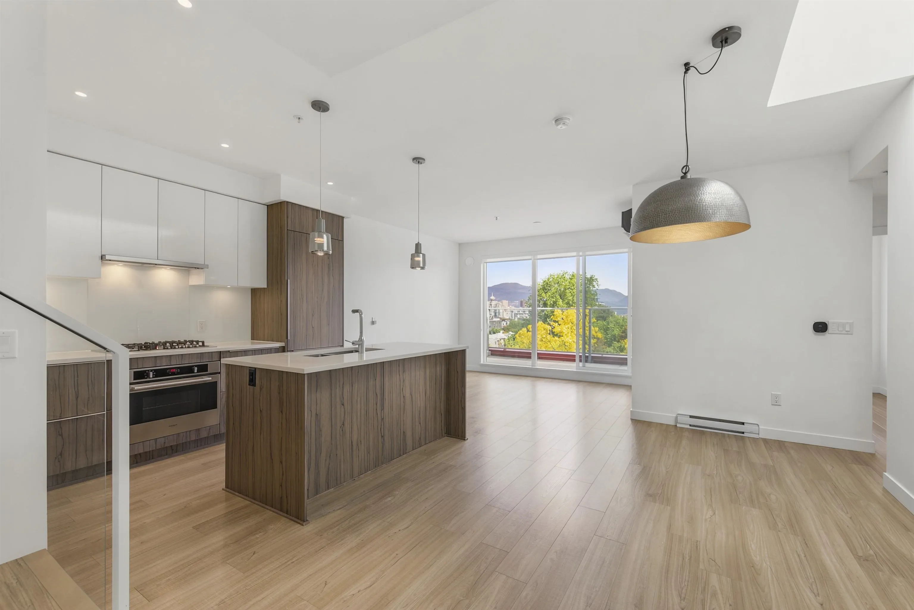 379 E Broadway #501