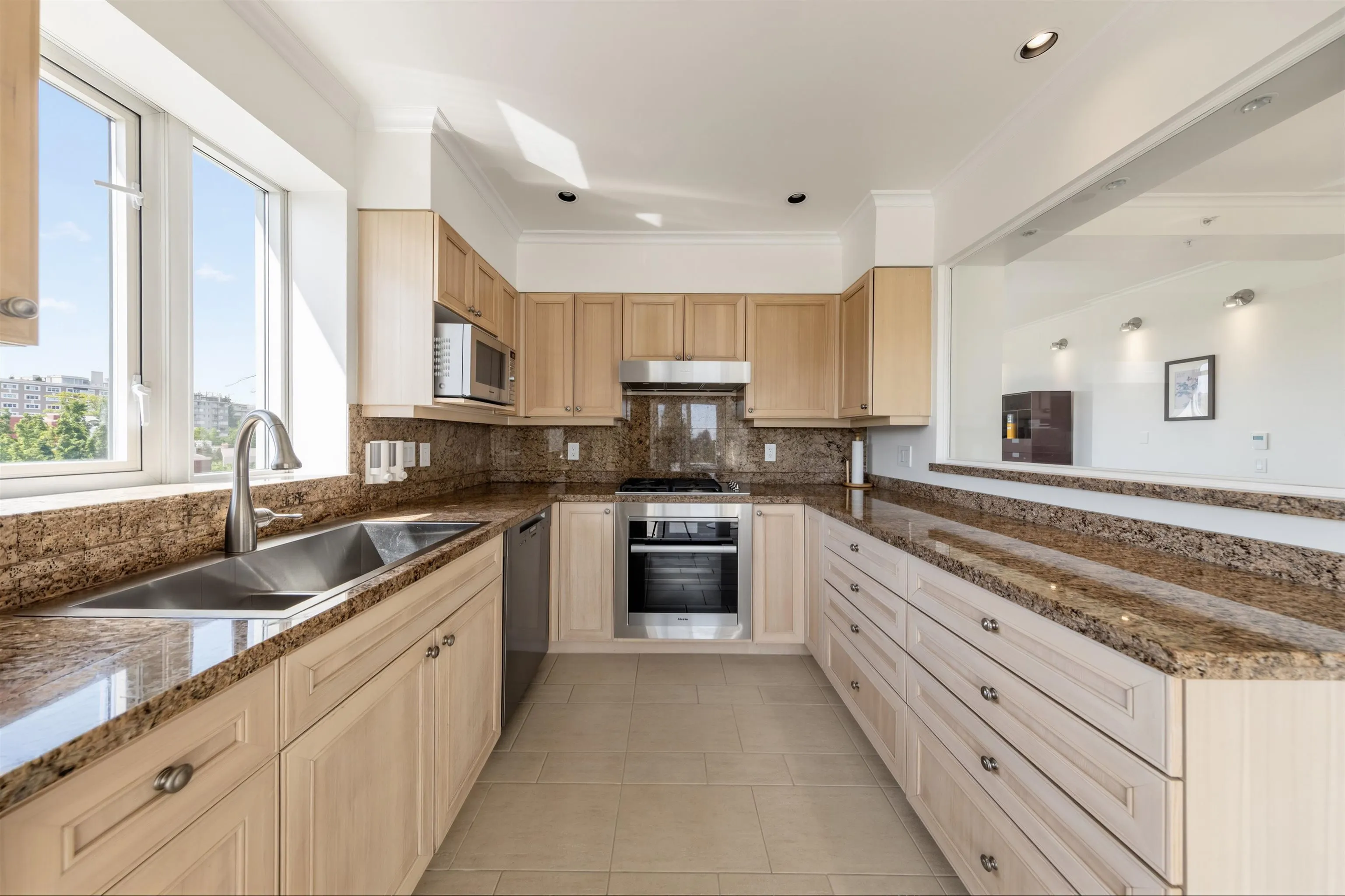 618 W 45th Avenue #602