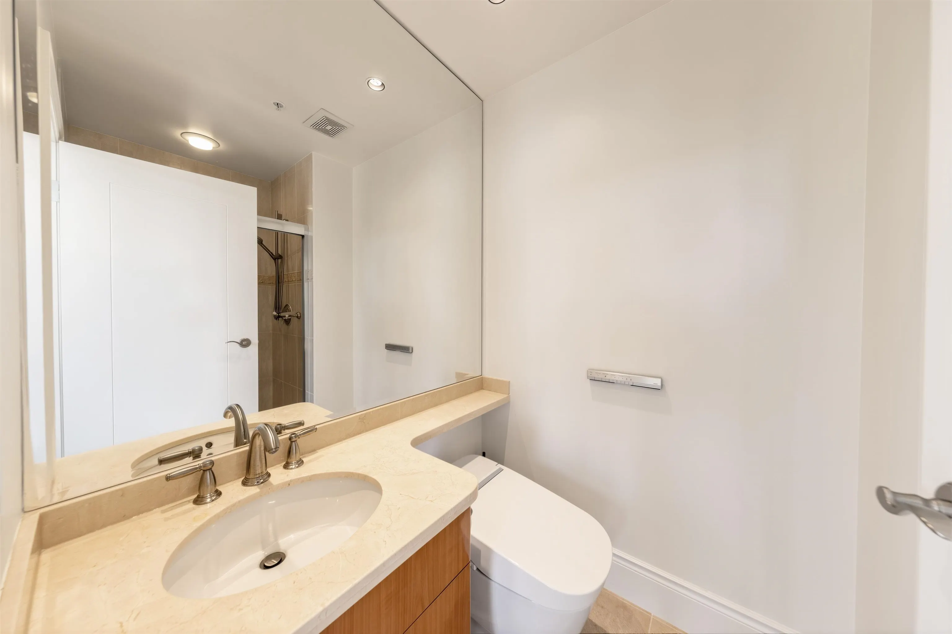 618 W 45th Avenue #602