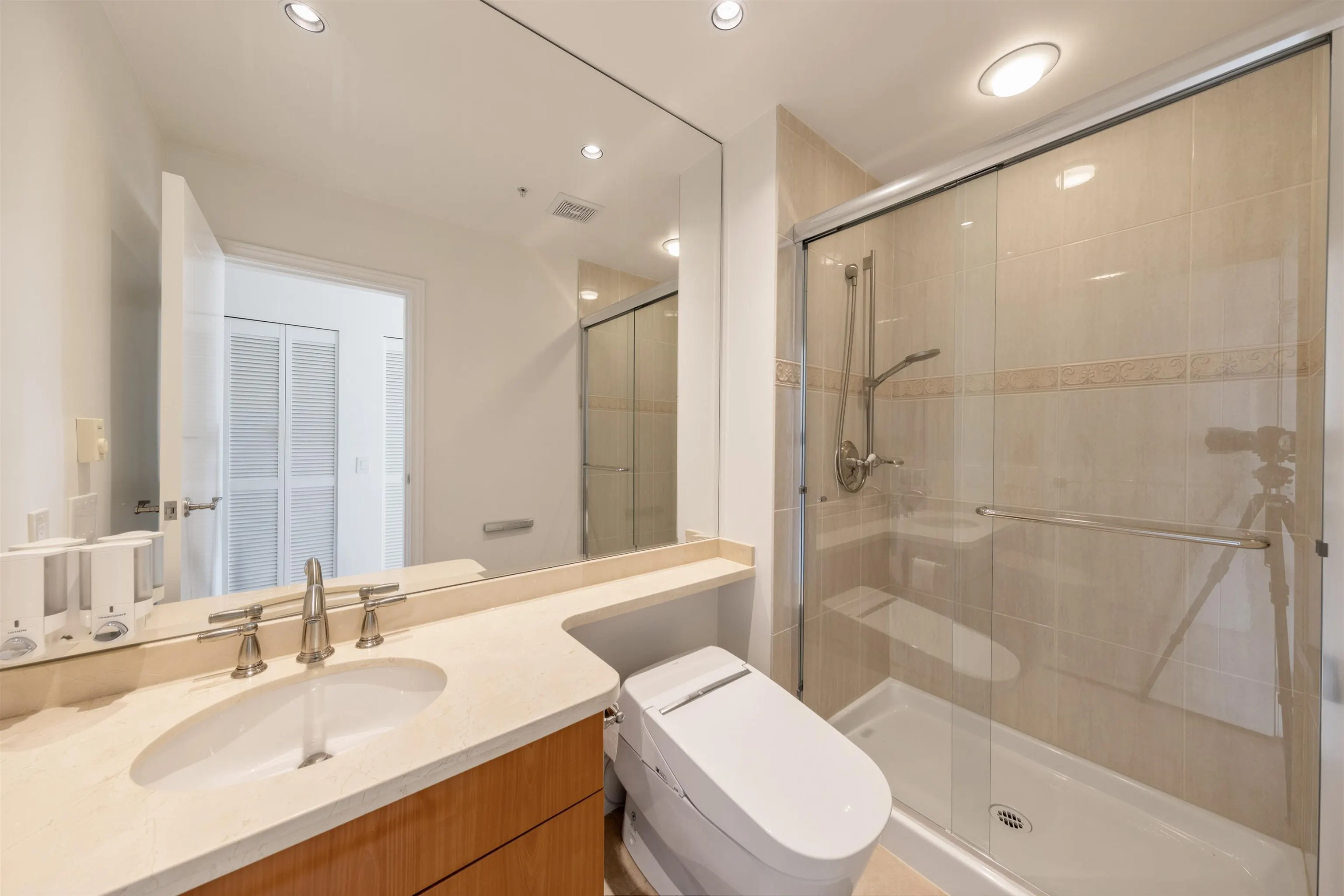 618 W 45th Avenue #602