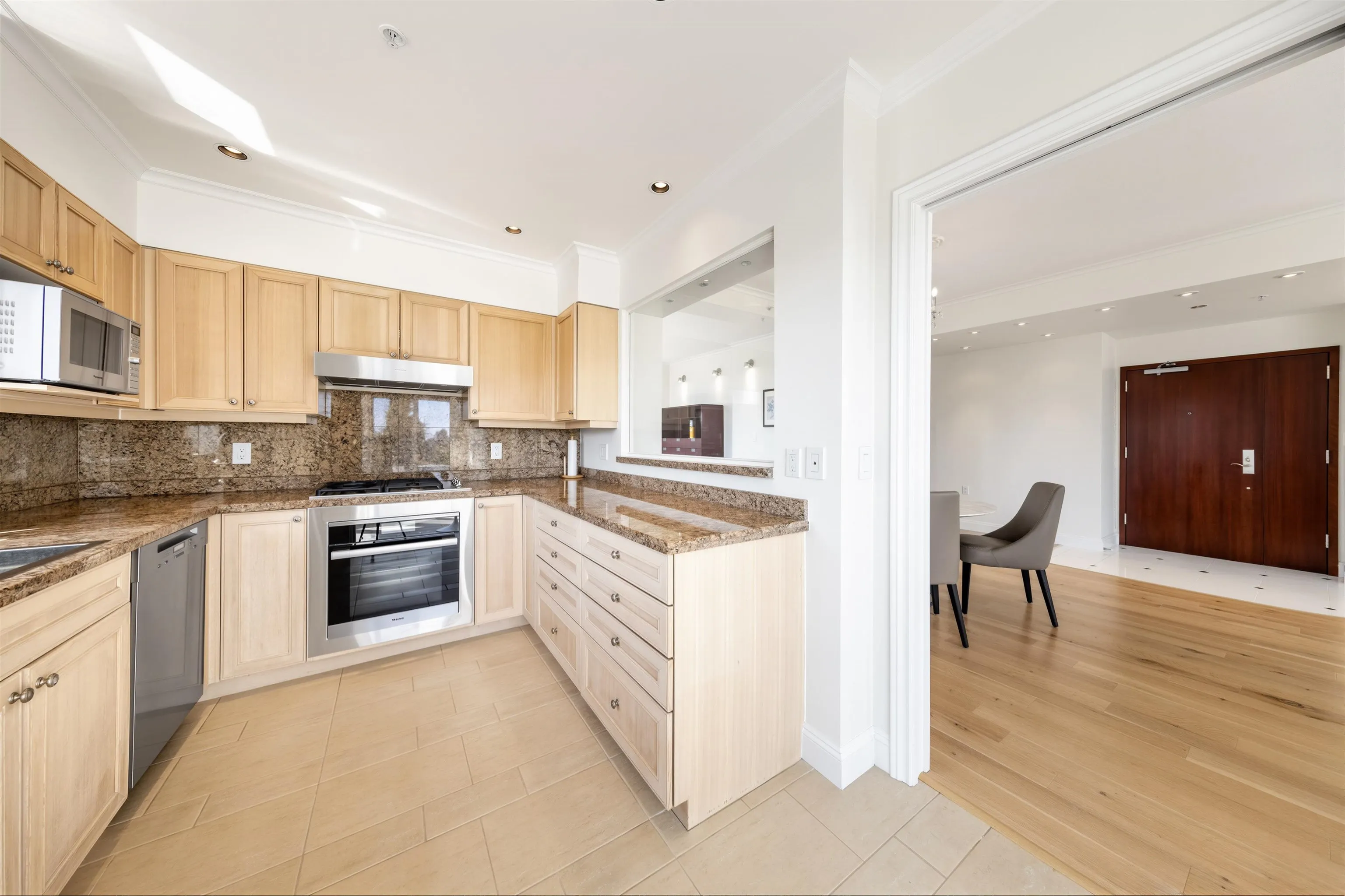 618 W 45th Avenue #602