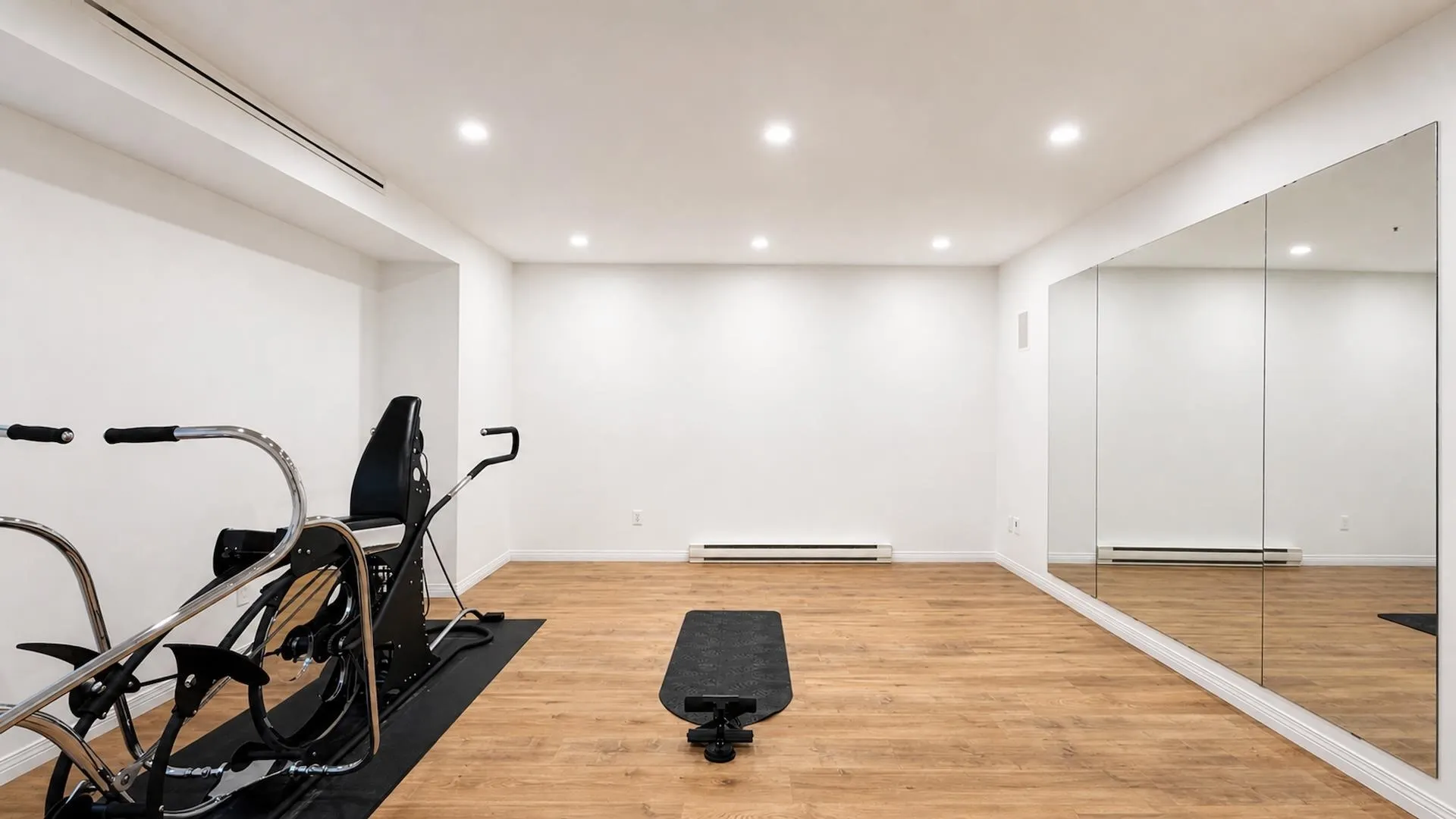 4399 Locarno Crescent