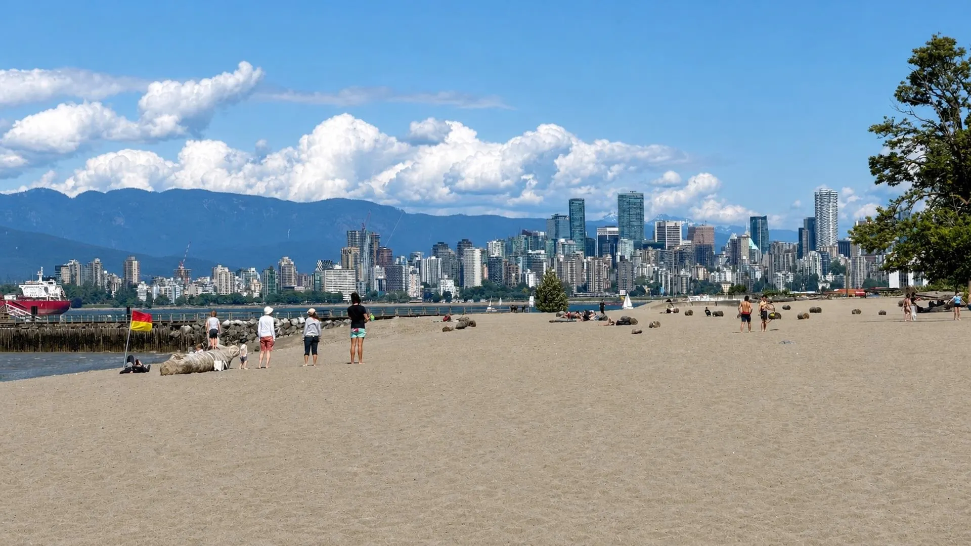4399 Locarno Crescent