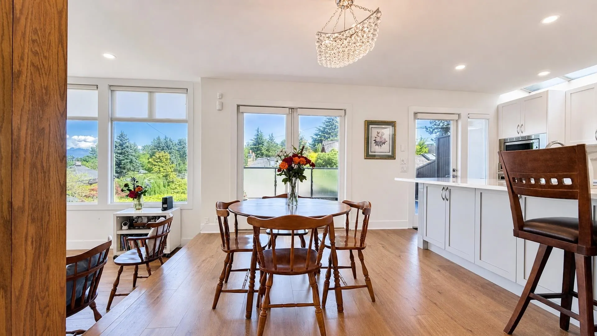 4399 Locarno Crescent