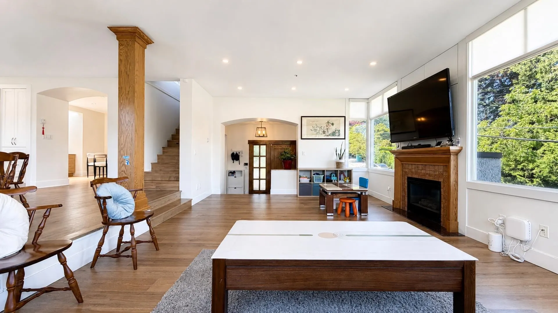 4399 Locarno Crescent