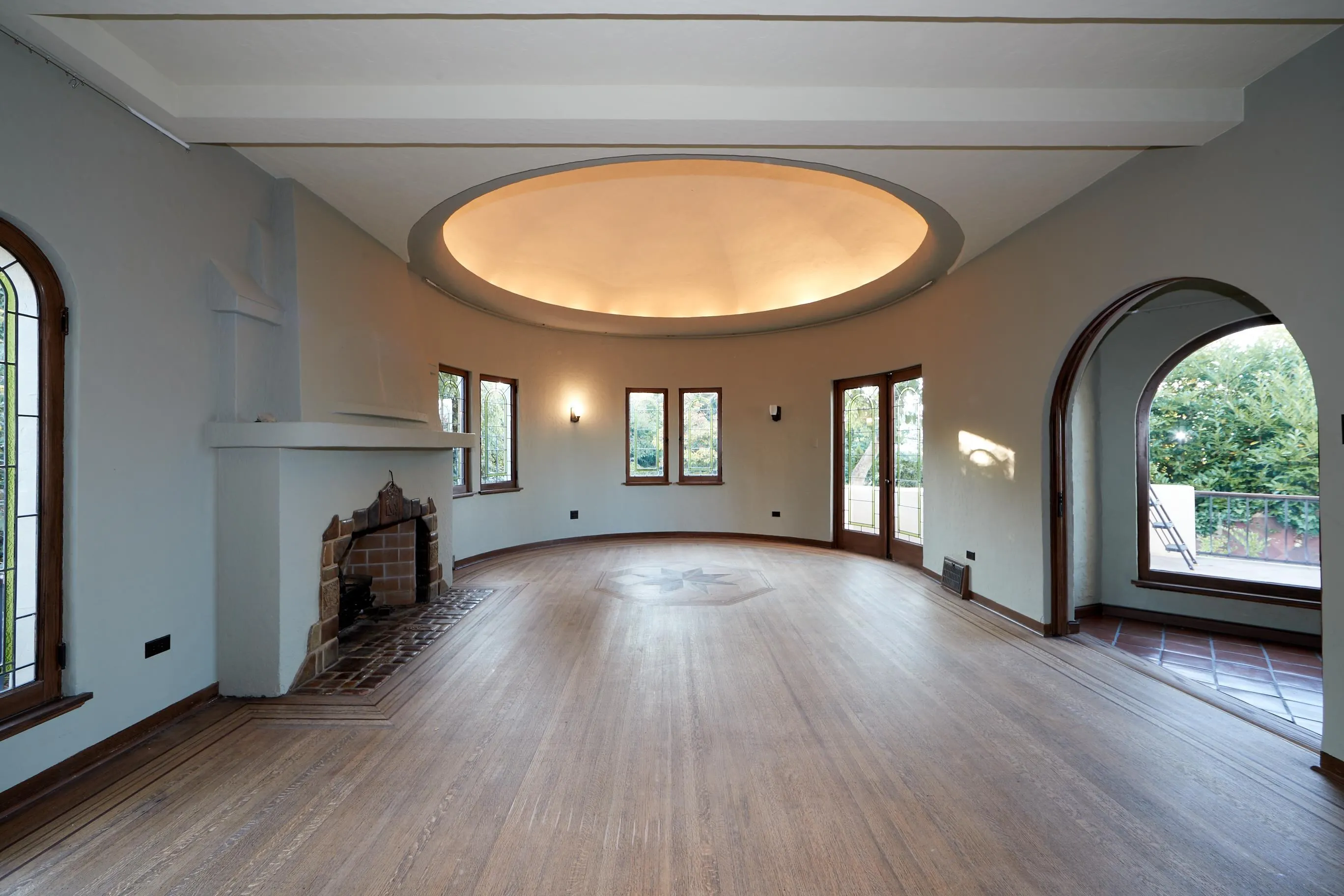 4585 Bellevue Drive