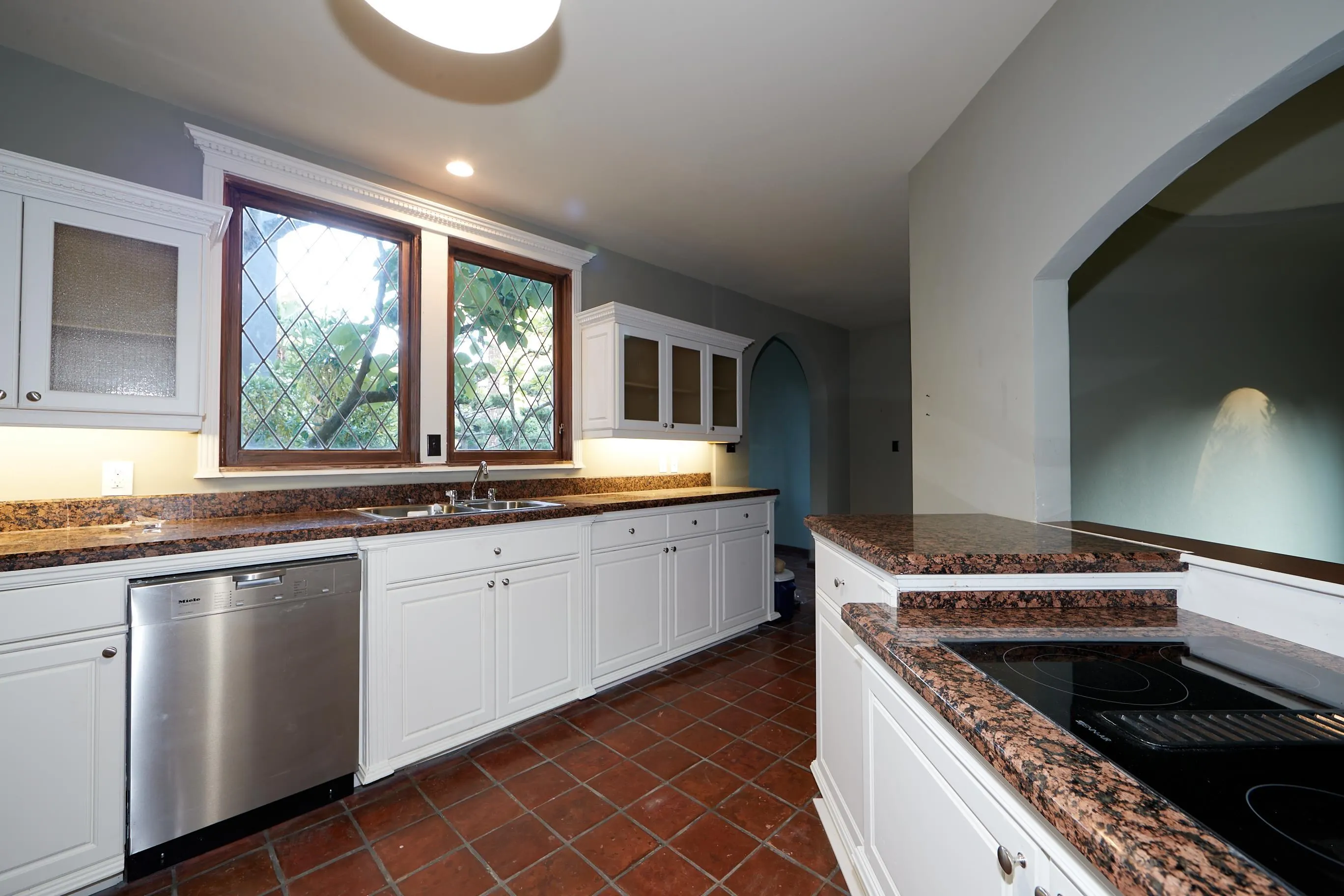 4585 Bellevue Drive