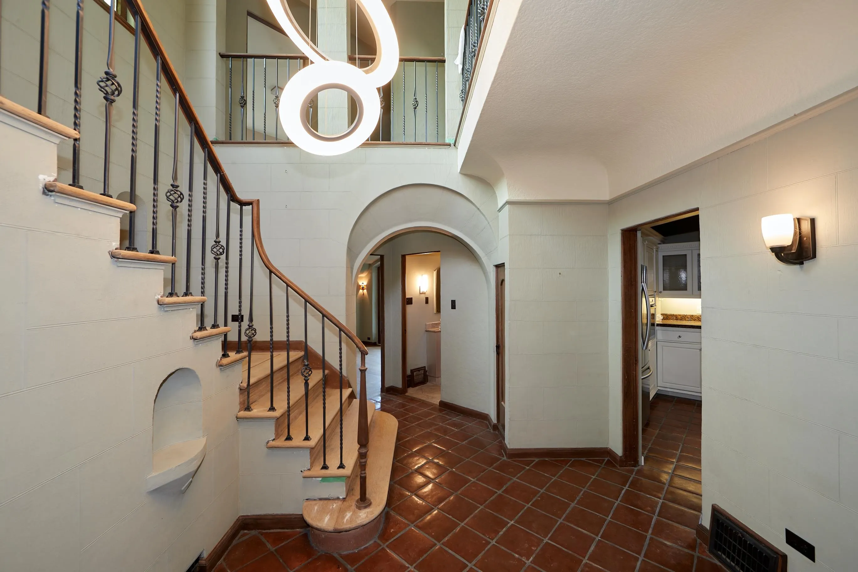 4585 Bellevue Drive