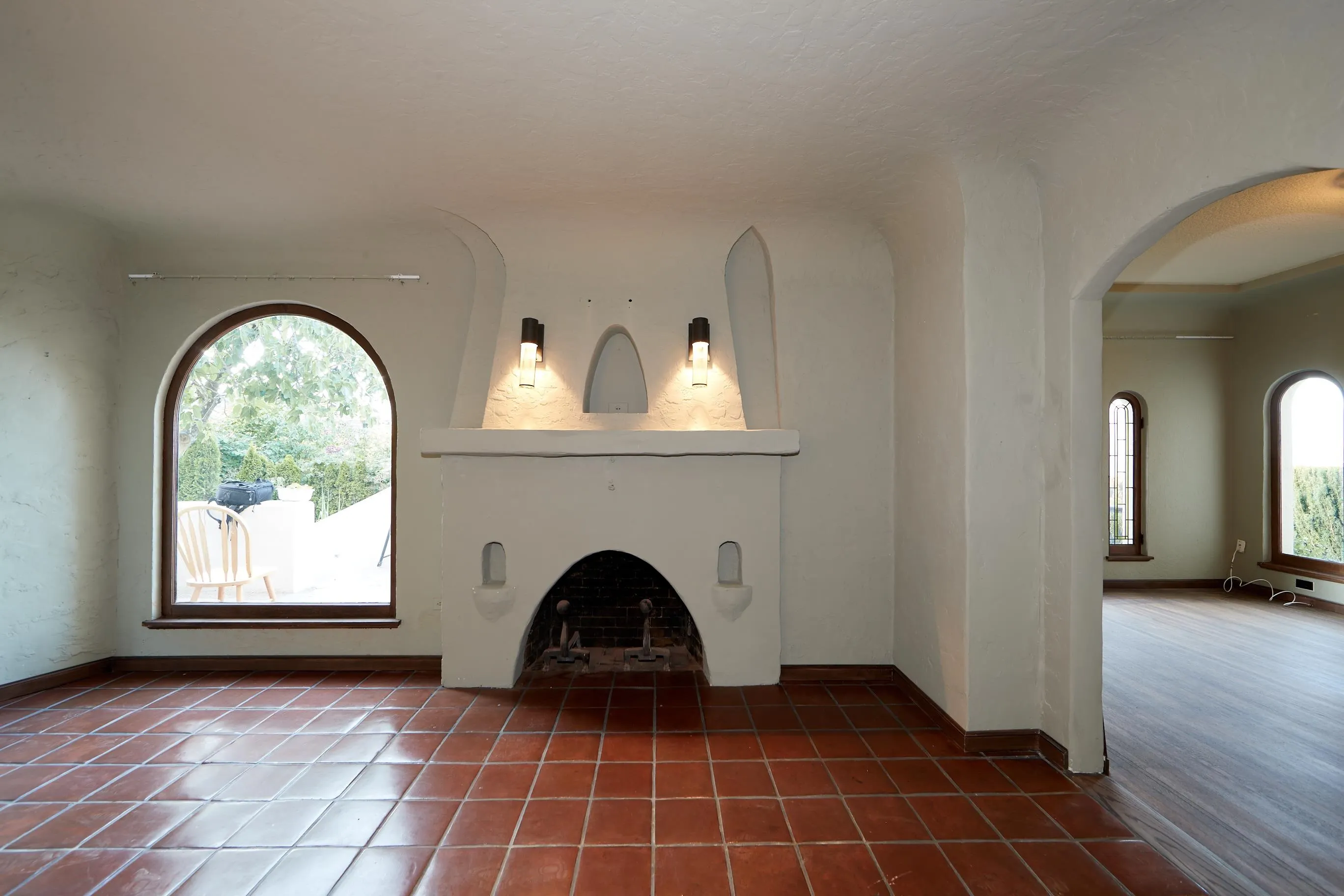 4585 Bellevue Drive