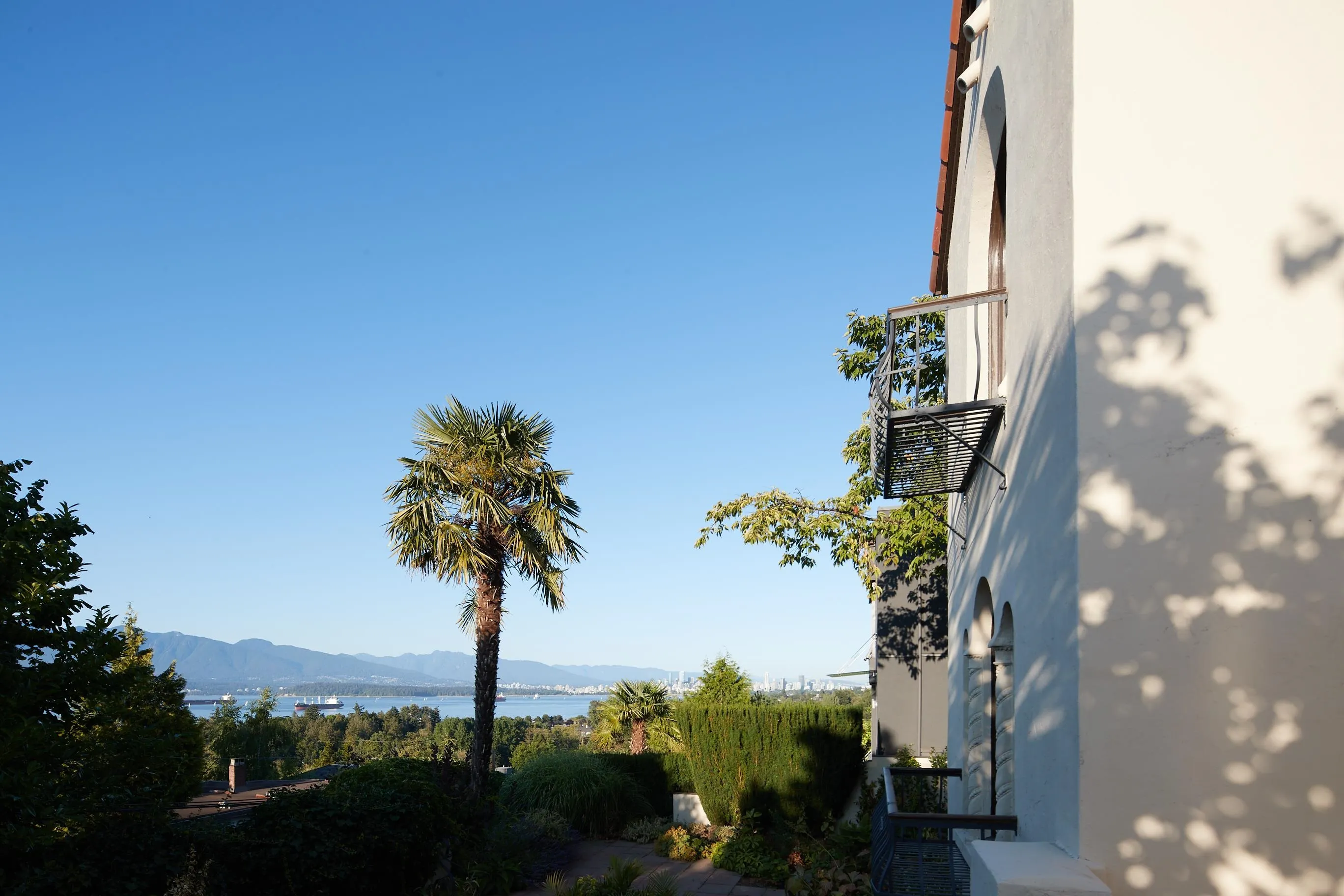 4585 Bellevue Drive