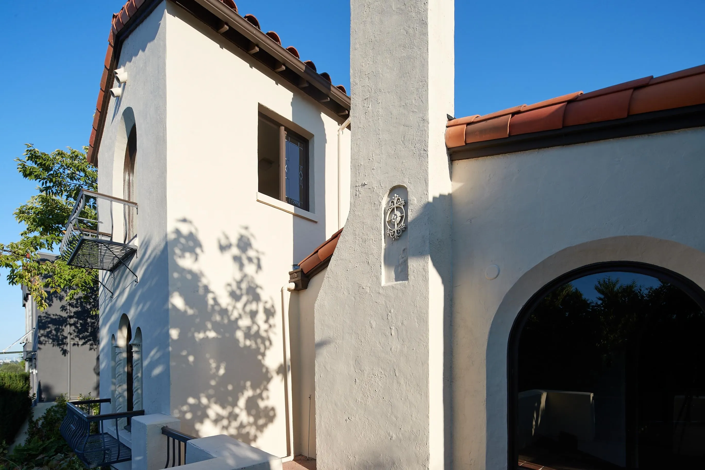 4585 Bellevue Drive