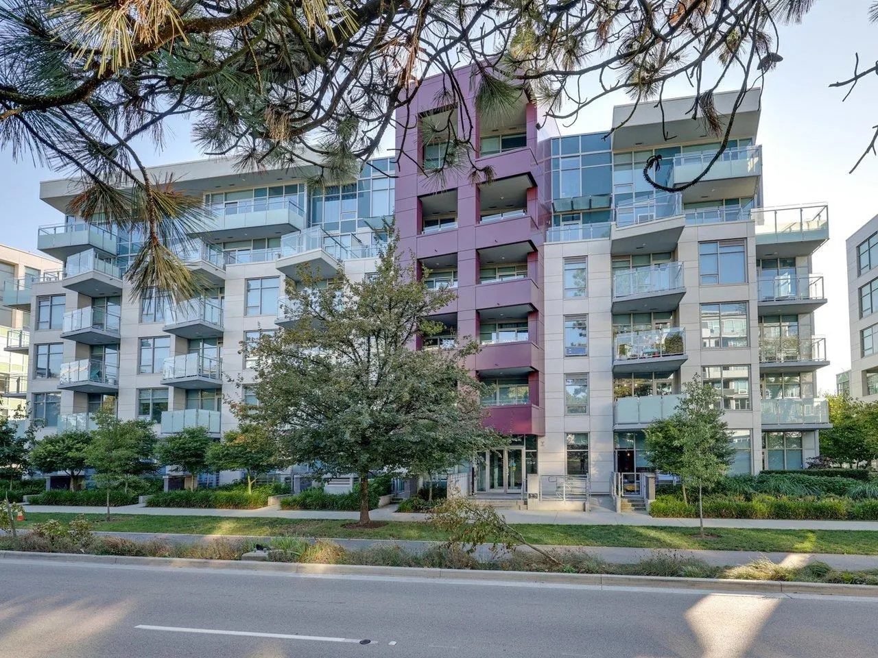 5033 Cambie Street #604