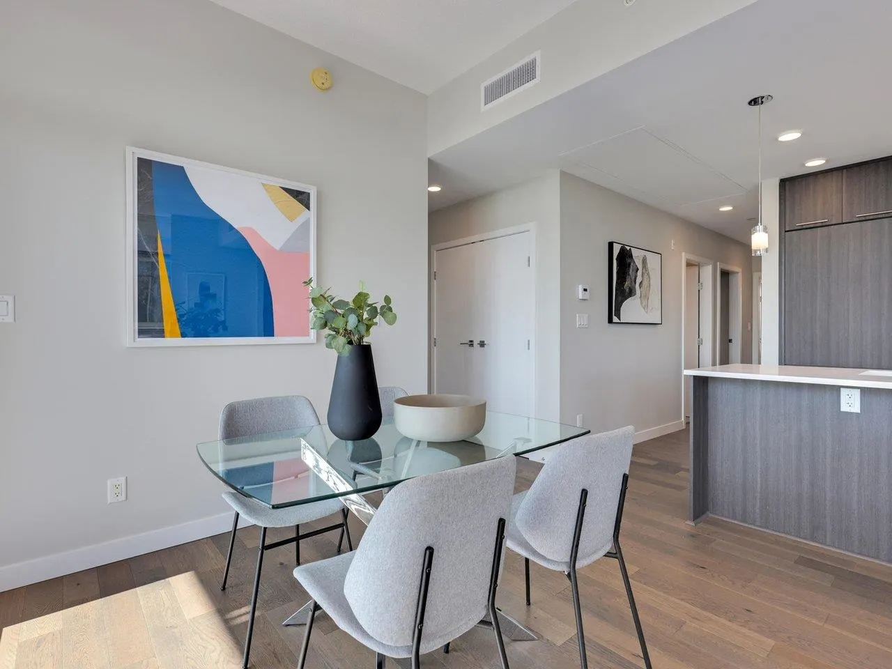 5033 Cambie Street #604