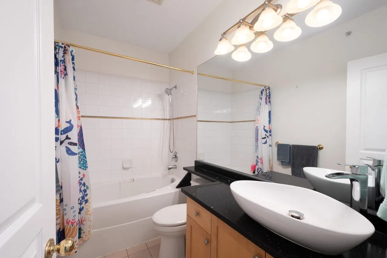2080 E Kent Avenue South #402