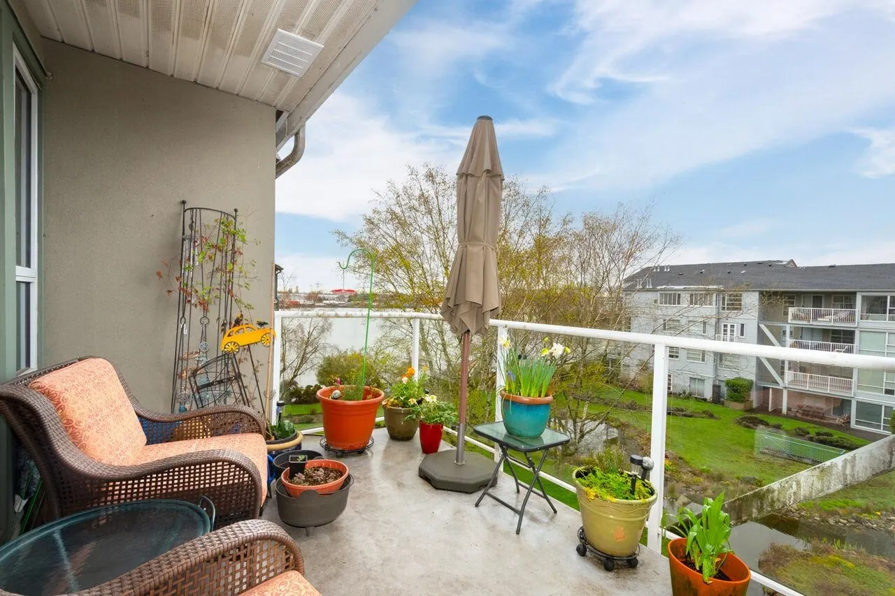 2080 E Kent Avenue South #402