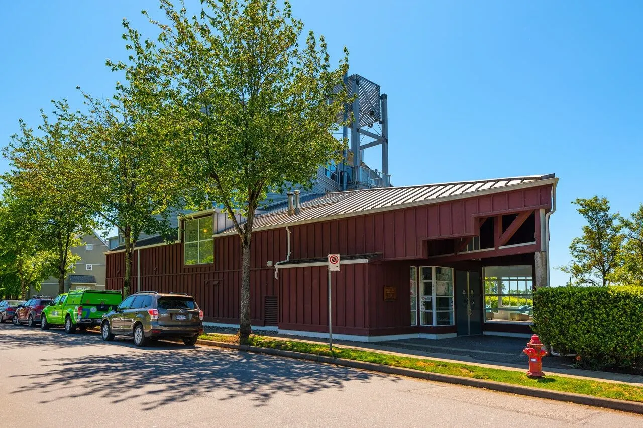 2080 E Kent Avenue South #402