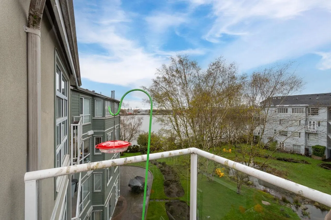 2080 E Kent Avenue South #402
