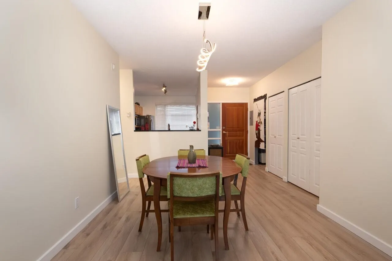 2080 E Kent Avenue South #402