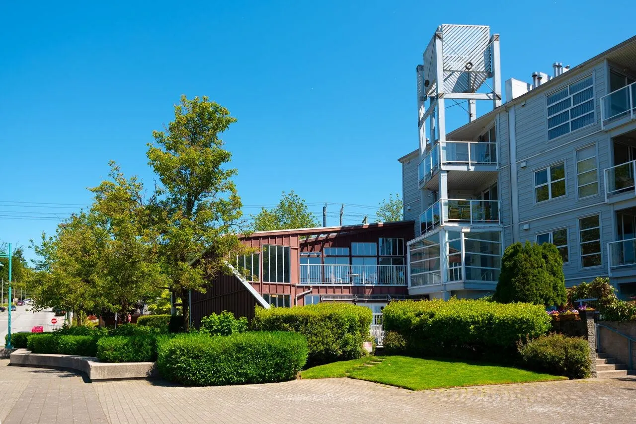 2080 E Kent Avenue South #402