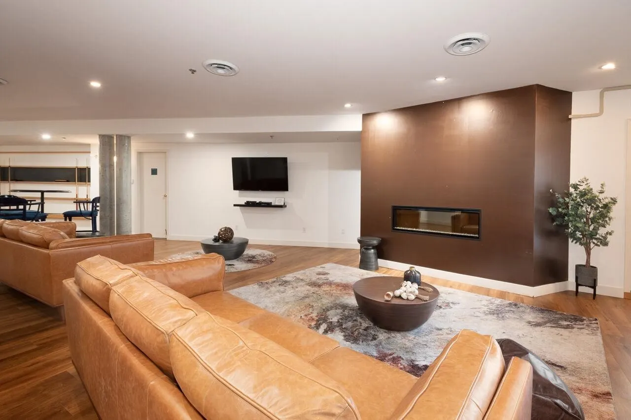 2080 E Kent Avenue South #402