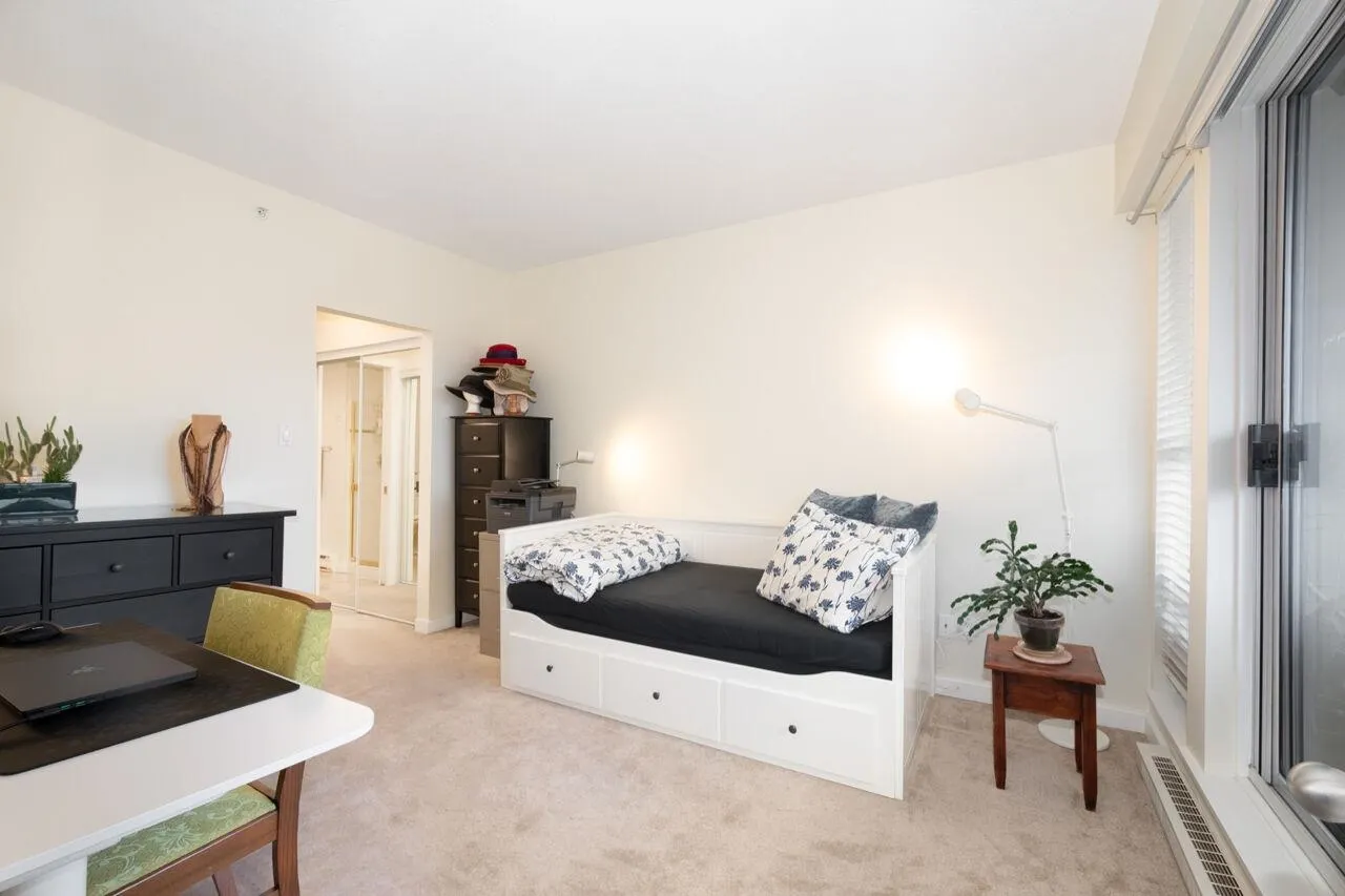 2080 E Kent Avenue South #402