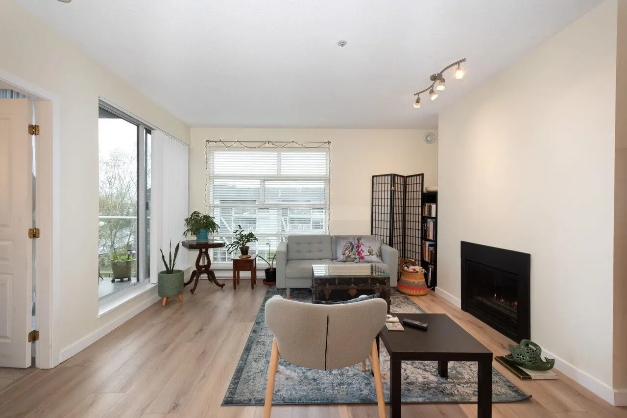 2080 E Kent Avenue South #402