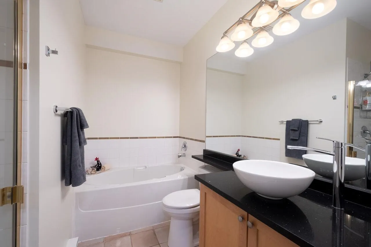 2080 E Kent Avenue South #402