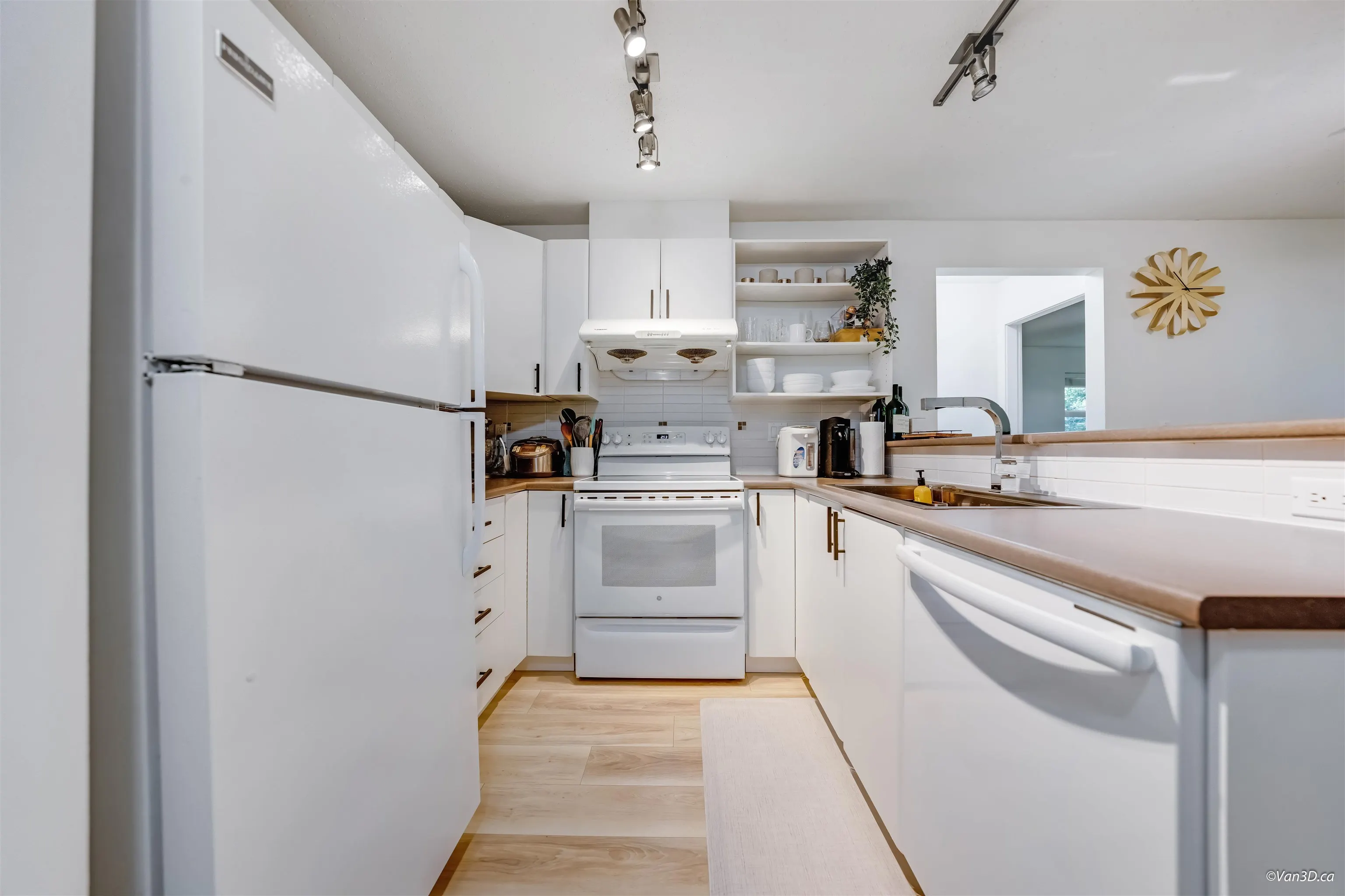 14885 105 Avenue #116