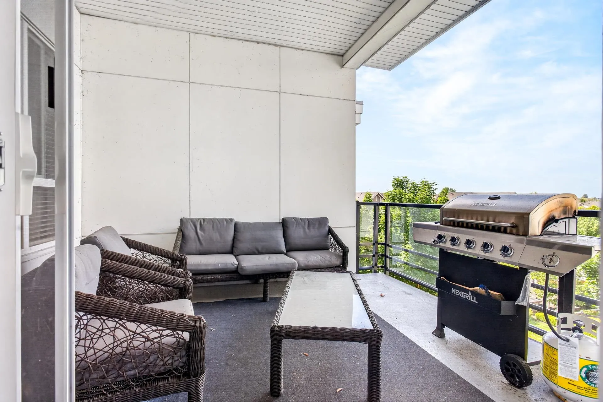 4690 Hawk Lane #414