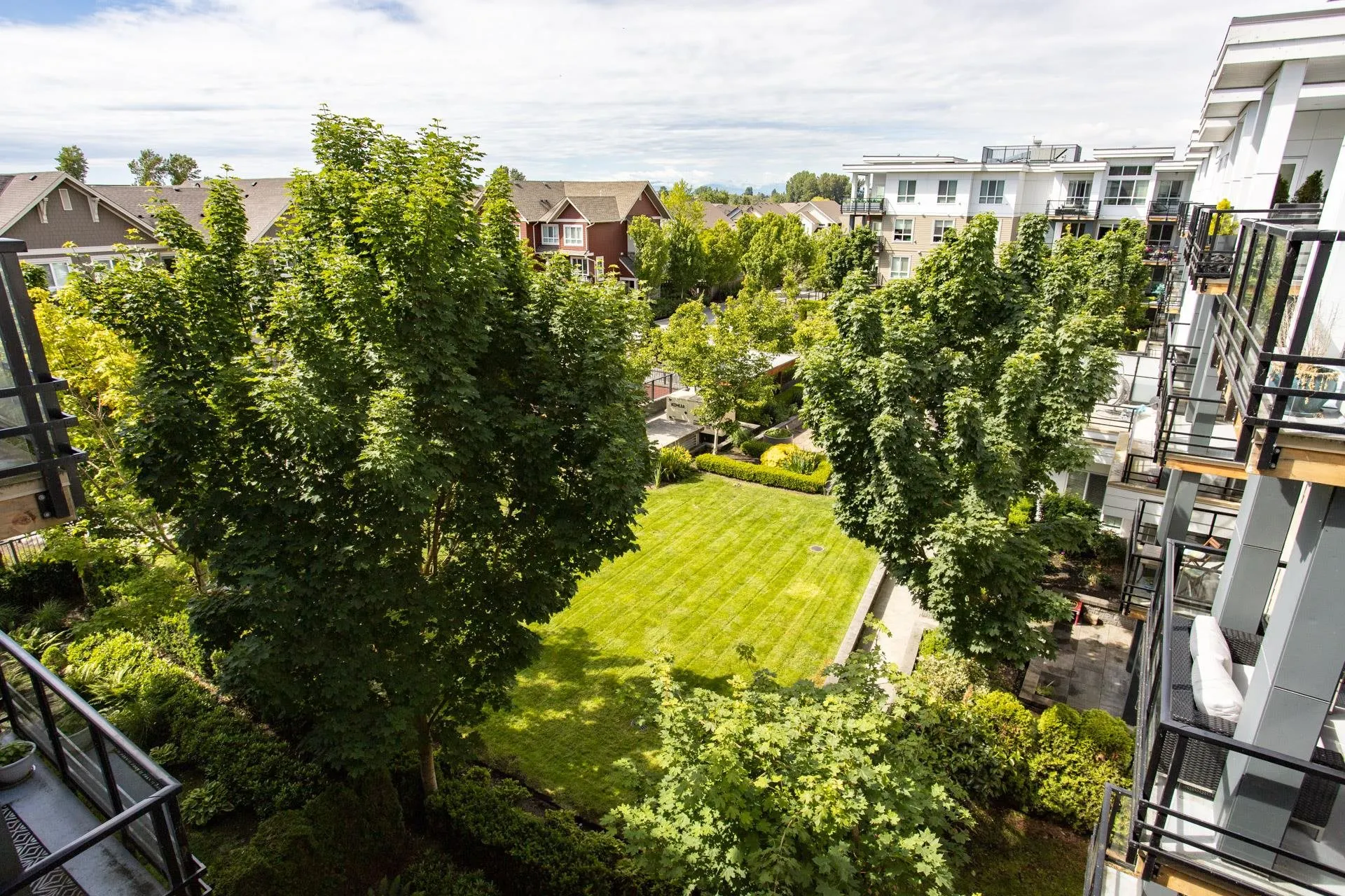 4690 Hawk Lane #414