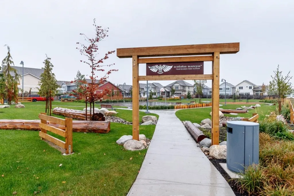 4690 Hawk Lane #414