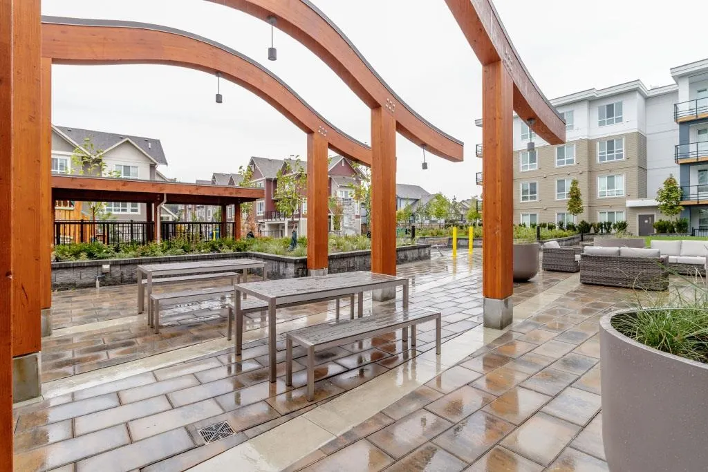 4690 Hawk Lane #414
