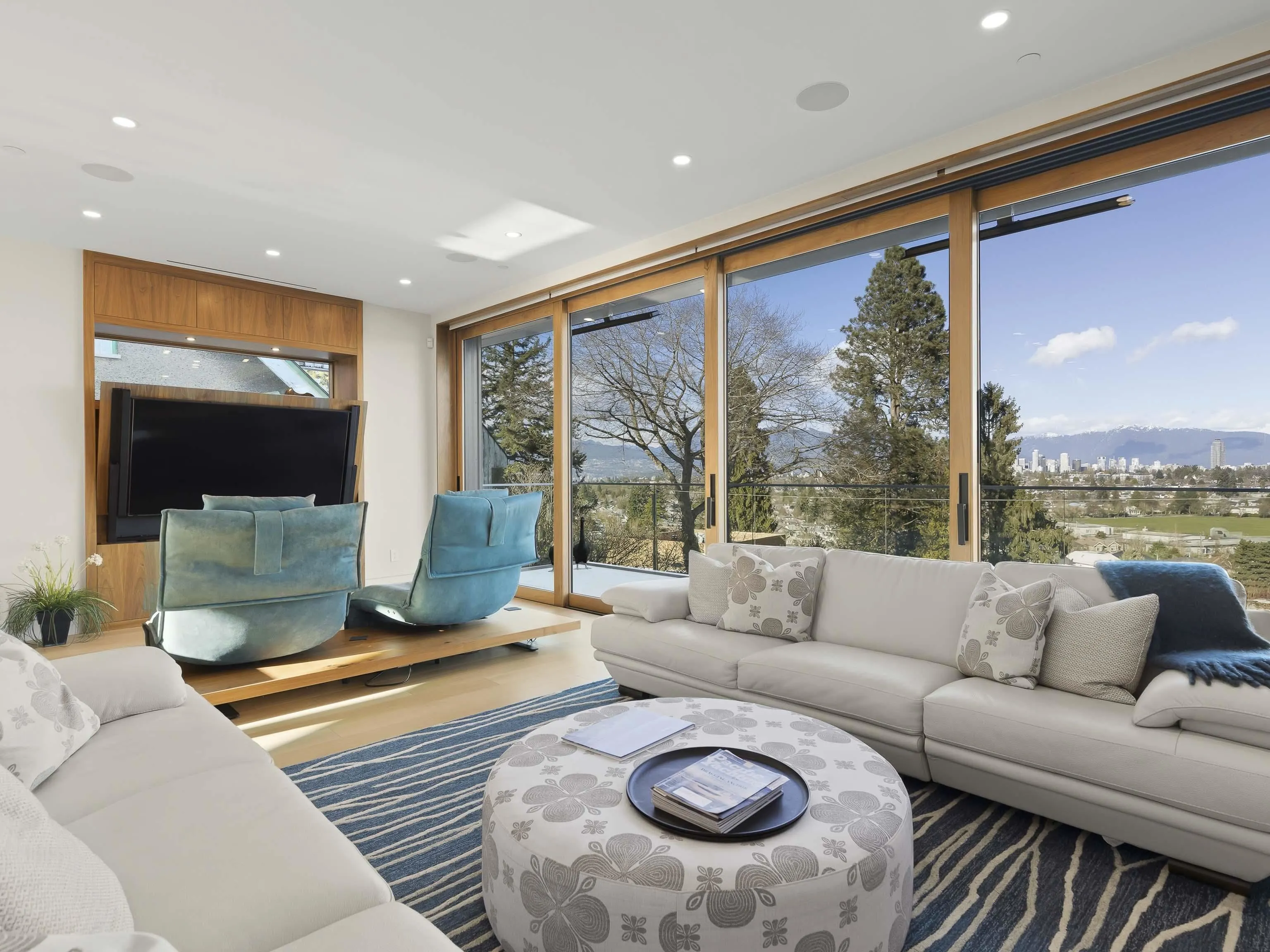 4384 Quesnel Drive