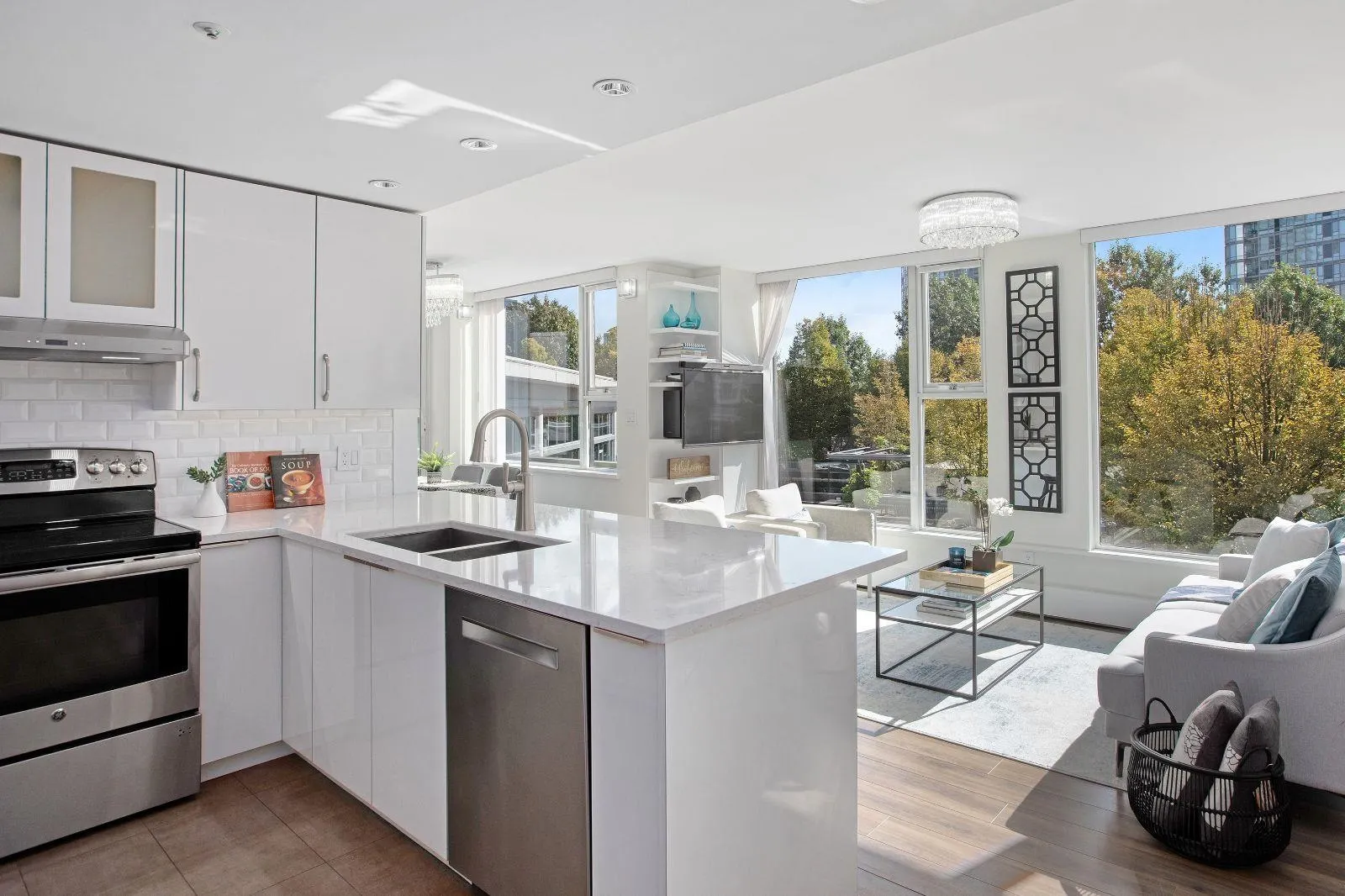 1009 Expo Boulevard #307
