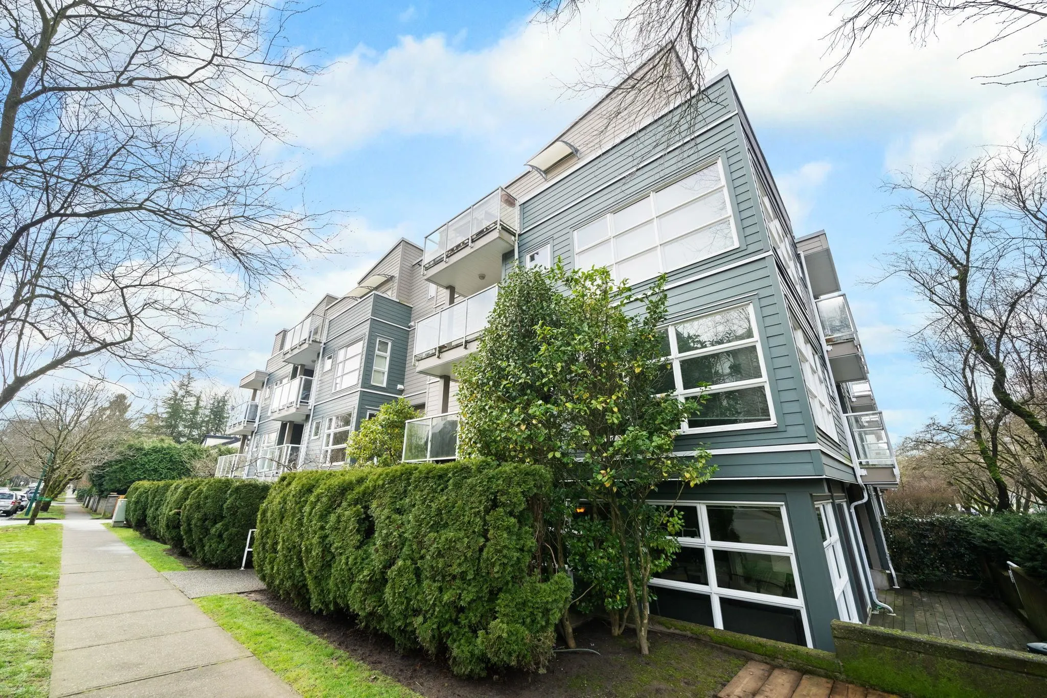 2815 Yew Street #104