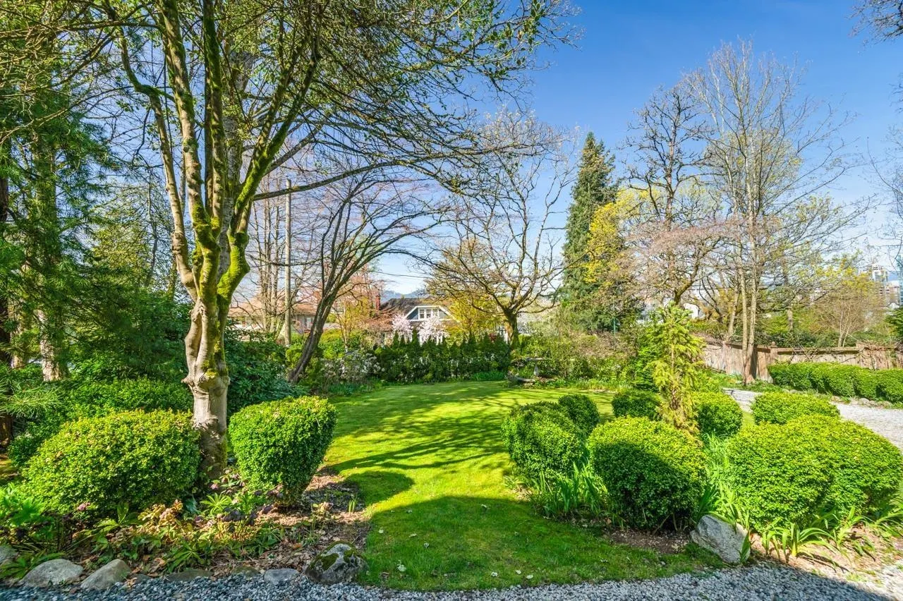 1650 Cedar Crescent