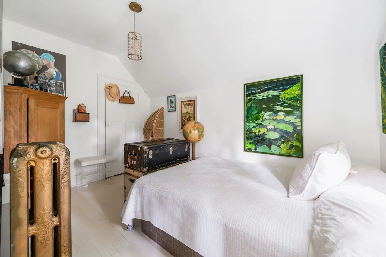 1650 Cedar Crescent