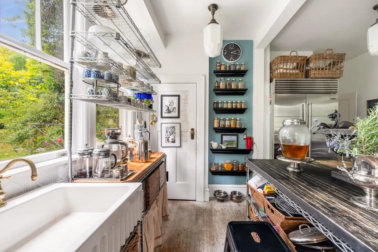 1650 Cedar Crescent