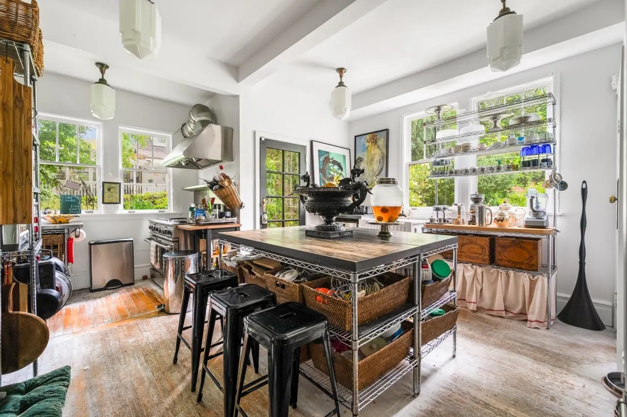 1650 Cedar Crescent